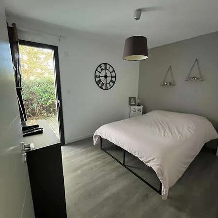 Peaceful House For 6 People 400 M From The Sea