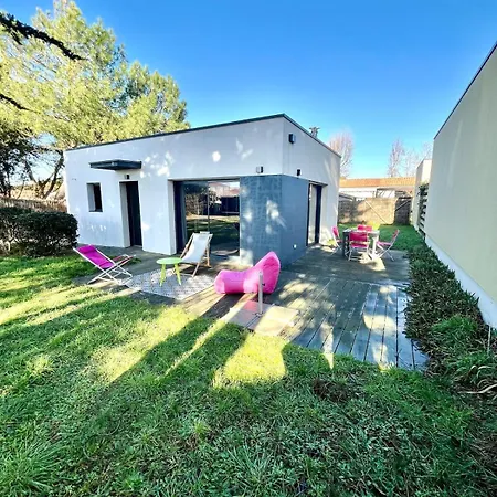 Peaceful House For 6 People 400 M From The Sea Dom wakacyjny