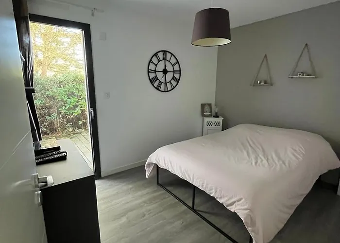 Peaceful House For 6 People 400 M From The Sea