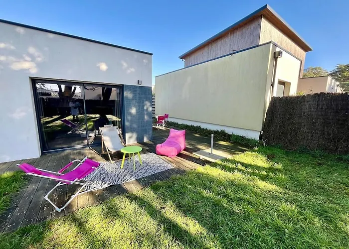 Peaceful House For 6 People 400 M From The Sea *