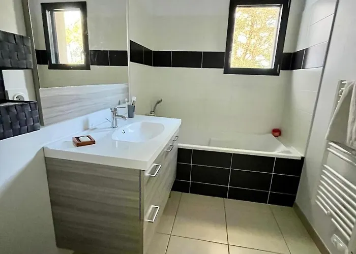 Peaceful House For 6 People 400 M From The Sea Casa vacanze *